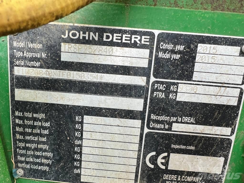 John Deere 840 牽引式噴霧機