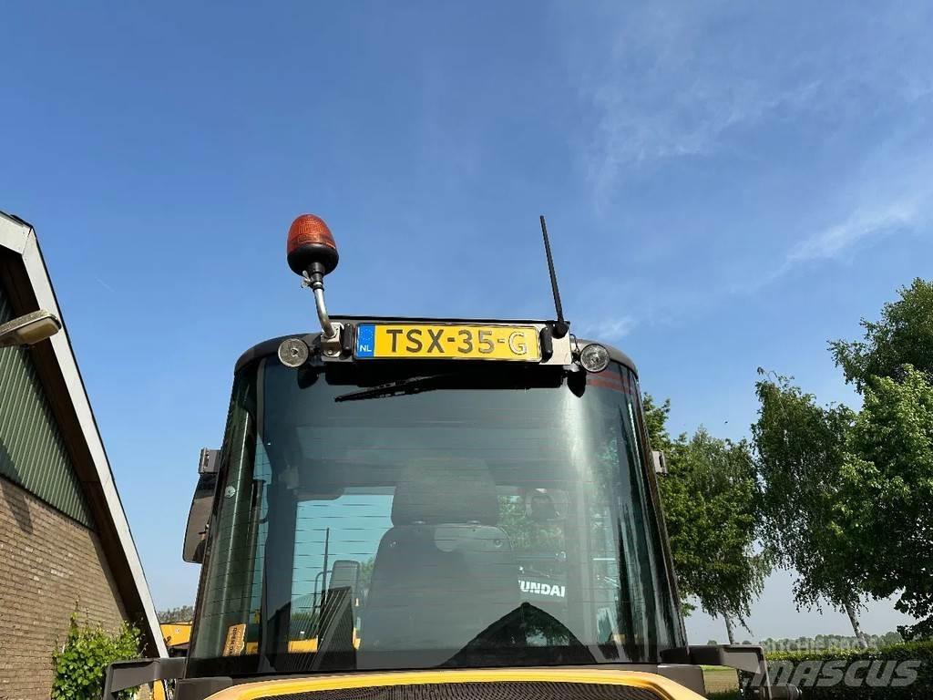 Mecalac AS900 輪胎式裝載機