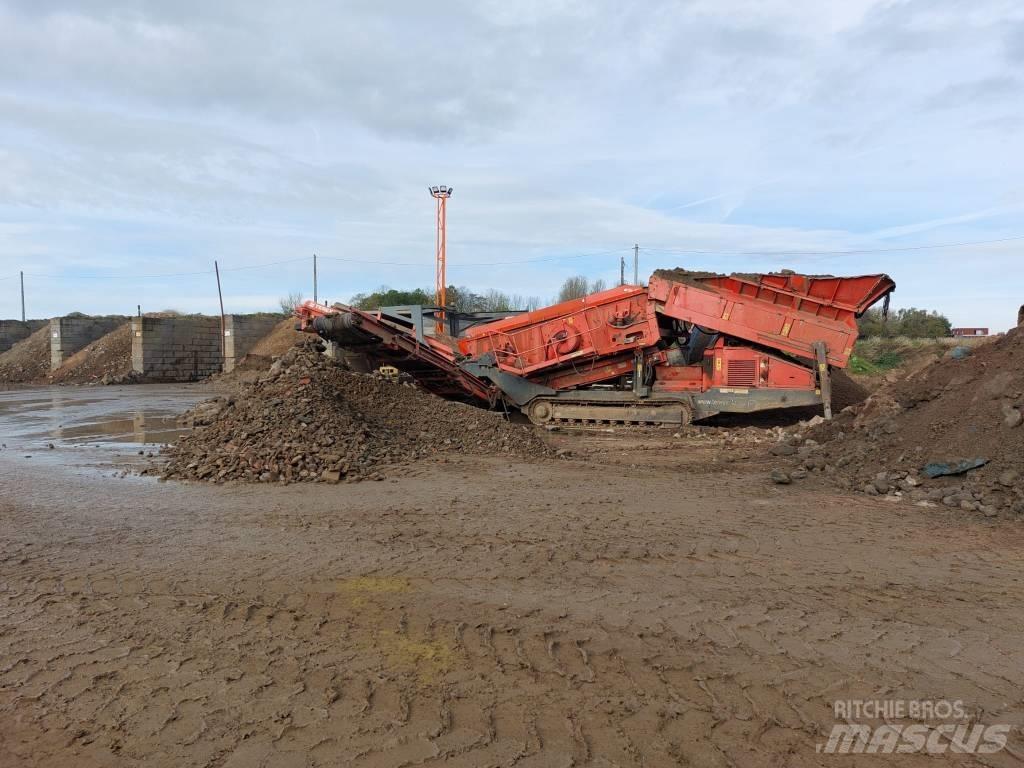 Terex Finlay 883 移動式篩選機