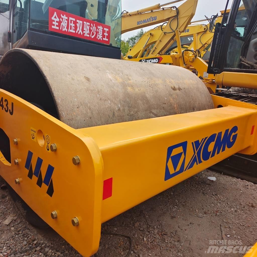 XCMG XS143J 單輪滾壓機