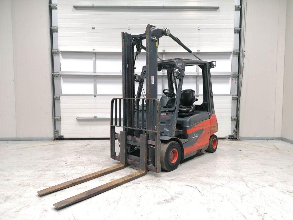 Linde E30-01 電動堆高機