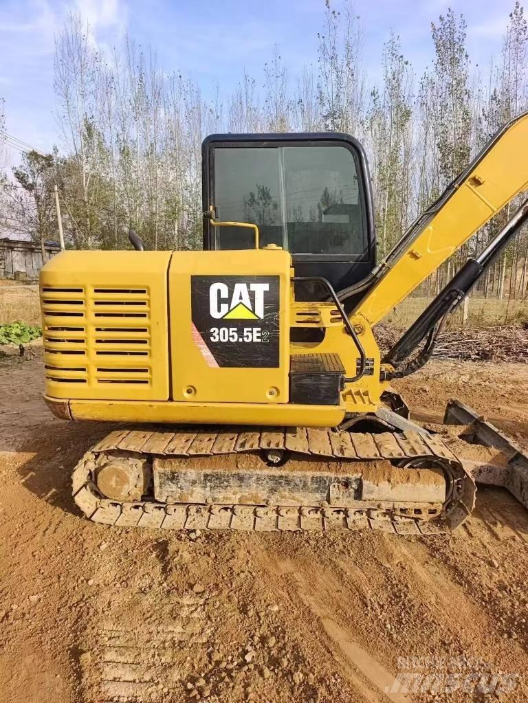 CAT 305.5 E2 小型挖土機/掘鑿機<7t(小型挖掘機)