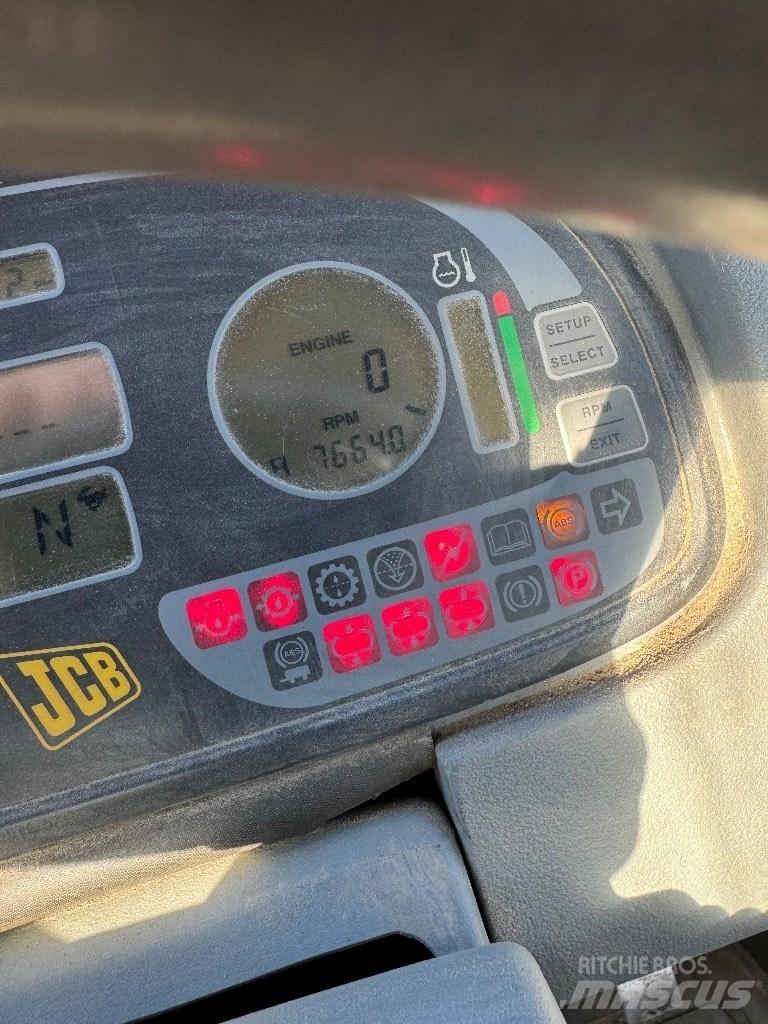 JCB Fastrac 3185 曳引機