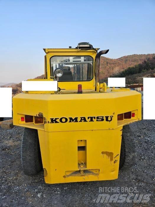 Komatsu FD 150 前伸式堆高機(叉車)