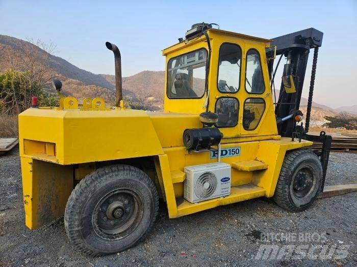 Komatsu FD 150 前伸式堆高機(叉車)