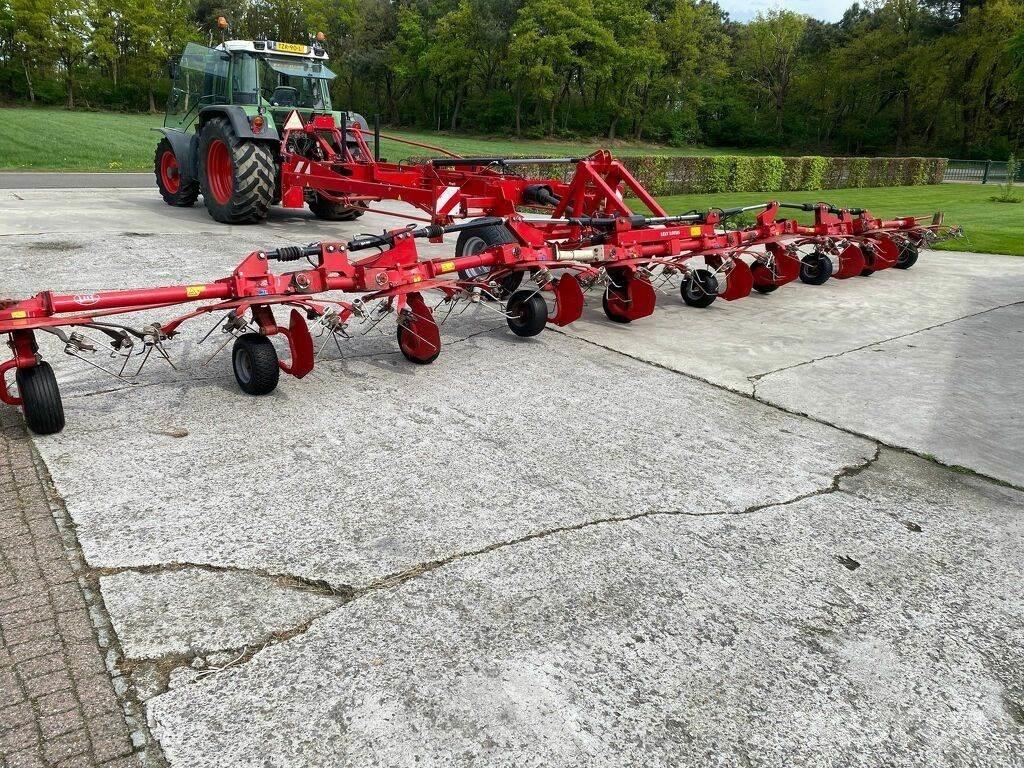 Lely 1250 耙與翻草機