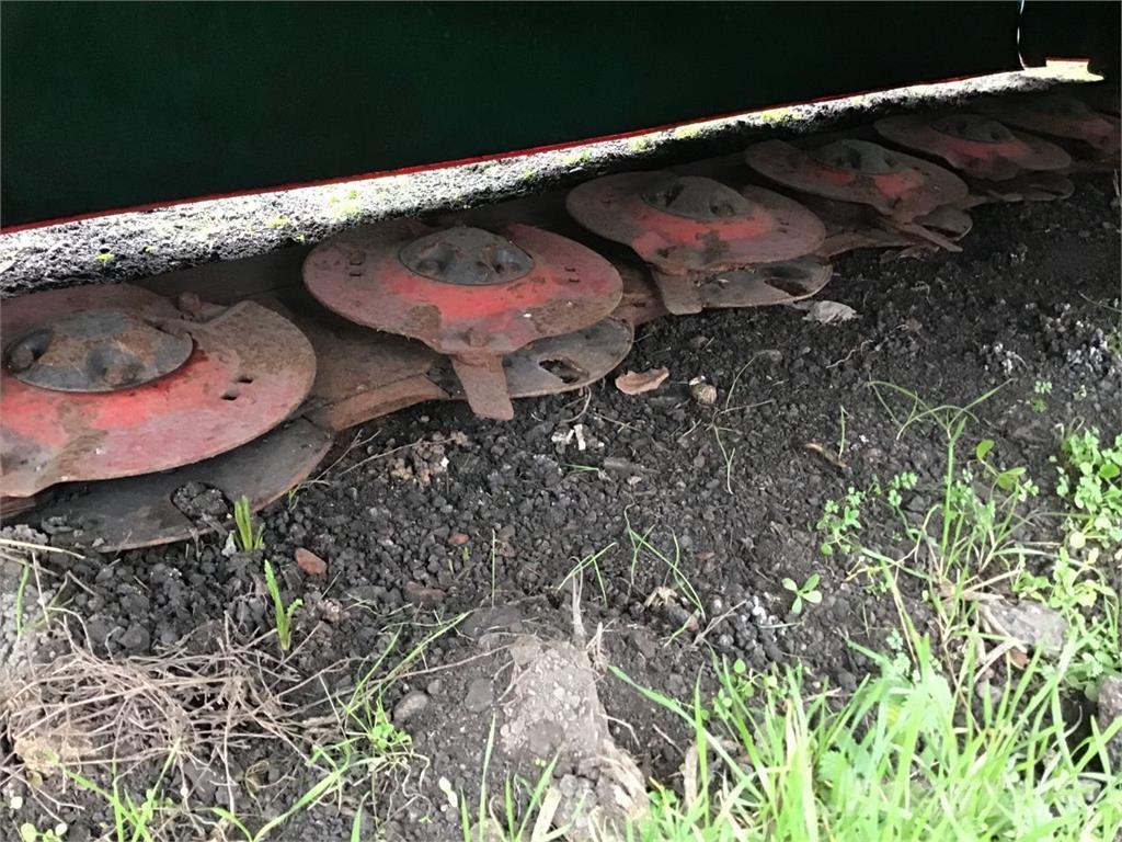 Kverneland 2540MH 割草劑