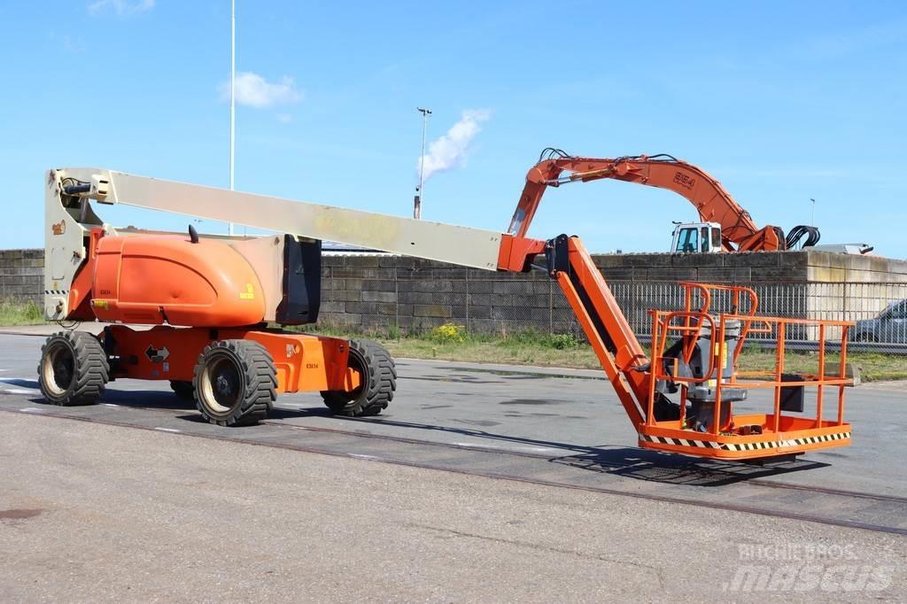 JLG 800AJ 曲臂高空作業車