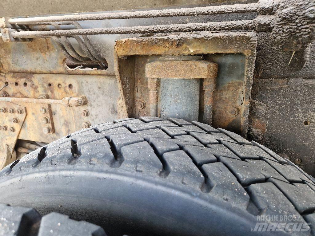 Ginaf M 3232-S 吊鉤式起重車