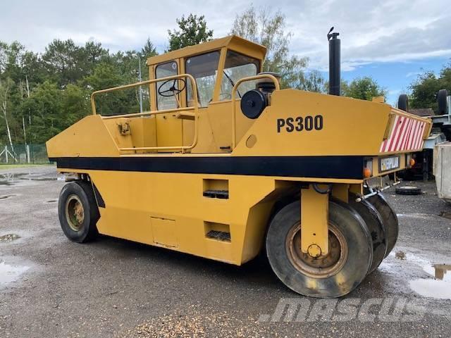 CAT PS 300 膠輪滾壓機