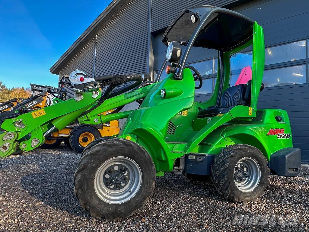 Avant 528 多功能裝載機