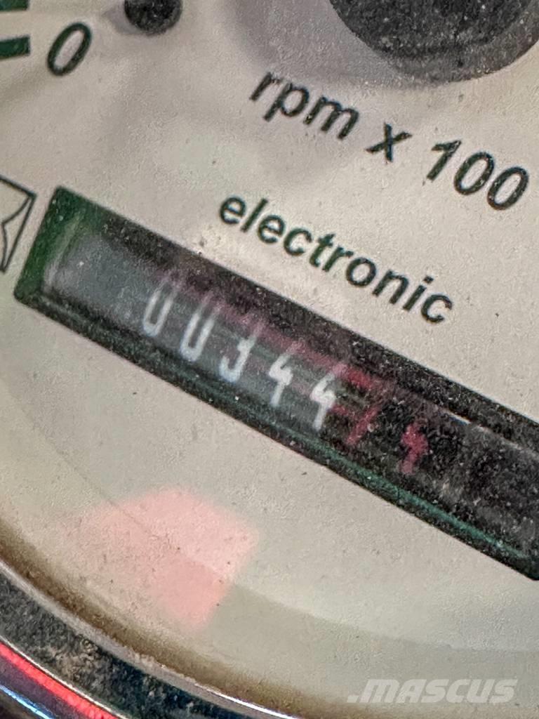 Avant 528 多功能裝載機