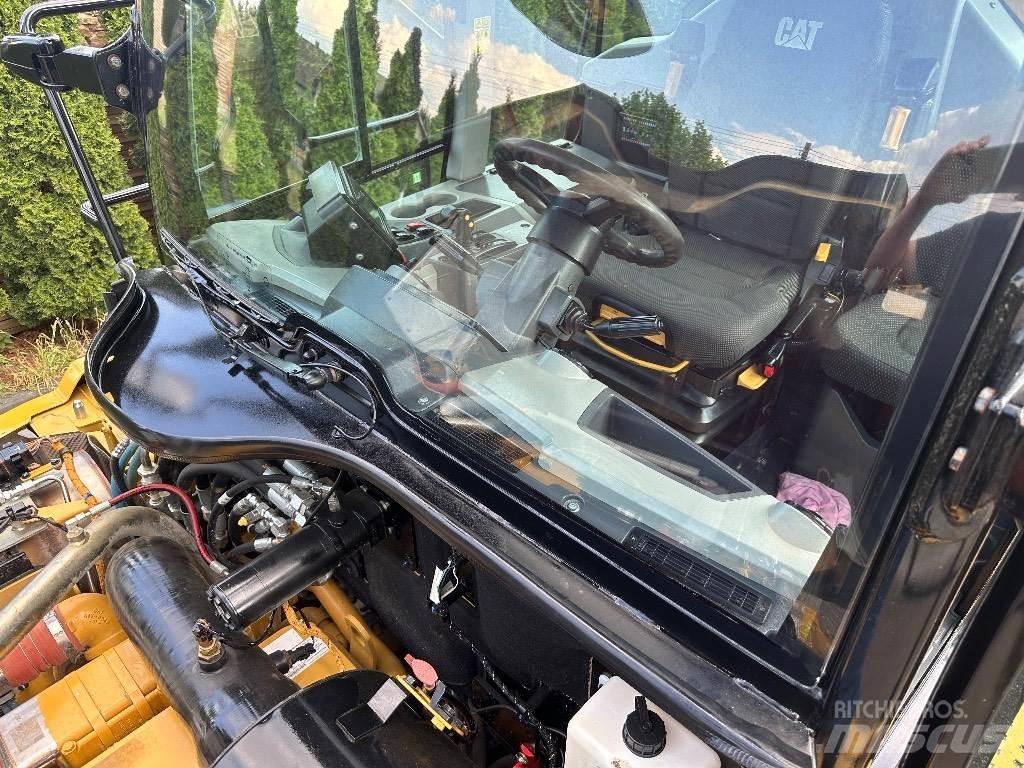 CAT 730 鉸接式起吊車