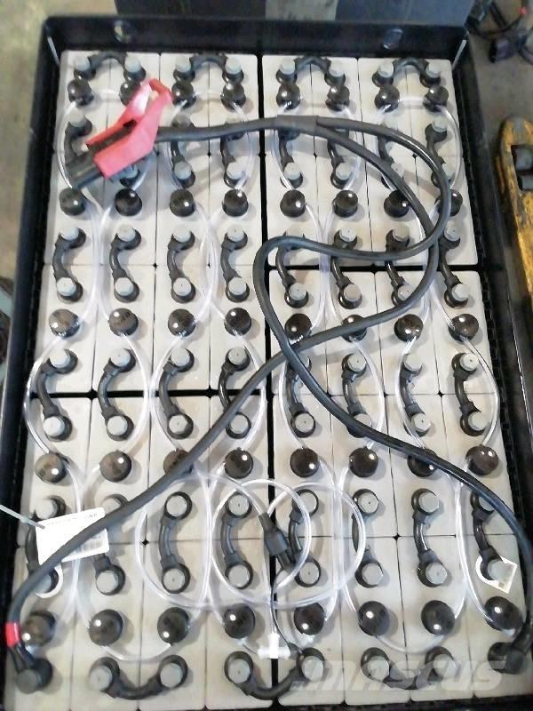 Still RX 60-30 電動堆高機