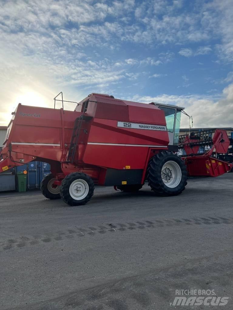 Massey Ferguson 22 聯合收穫機