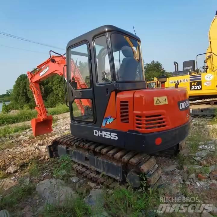 Doosan DH55 小型挖土機/掘鑿機<7t(小型挖掘機)