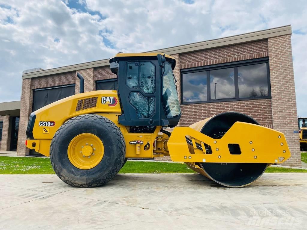 CAT CS 10 GC 單輪滾壓機