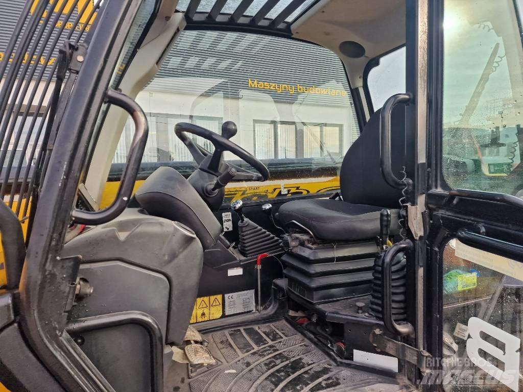 JCB 535-140 伸縮臂操作車