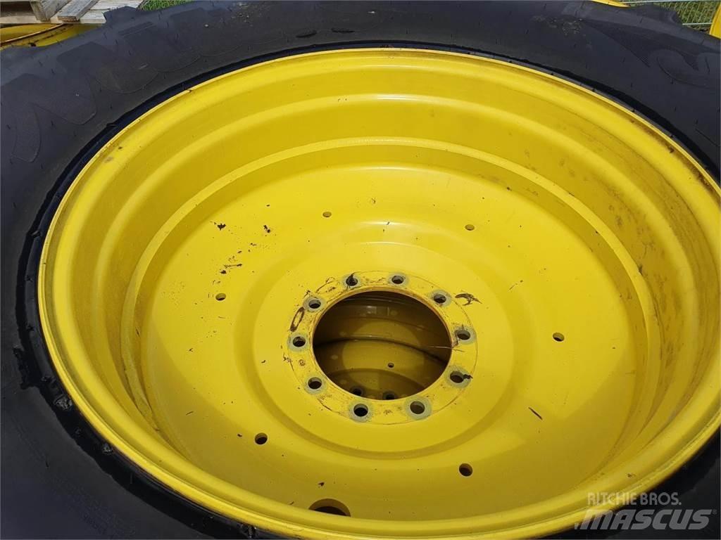 Mitas 650/85R38 x2 輪胎、車輪和輪圈