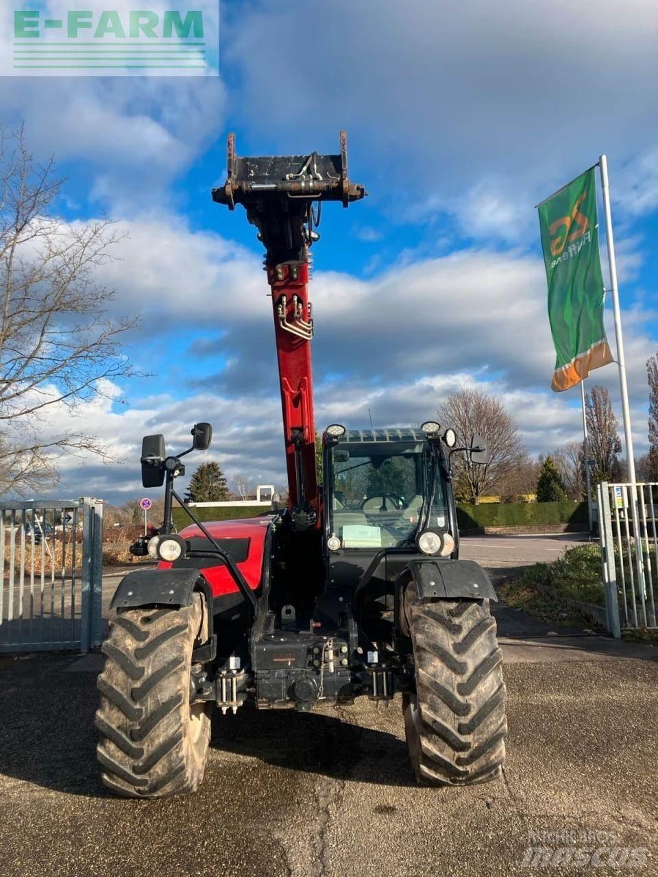 Case IH 635 農業用伸縮臂裝載機