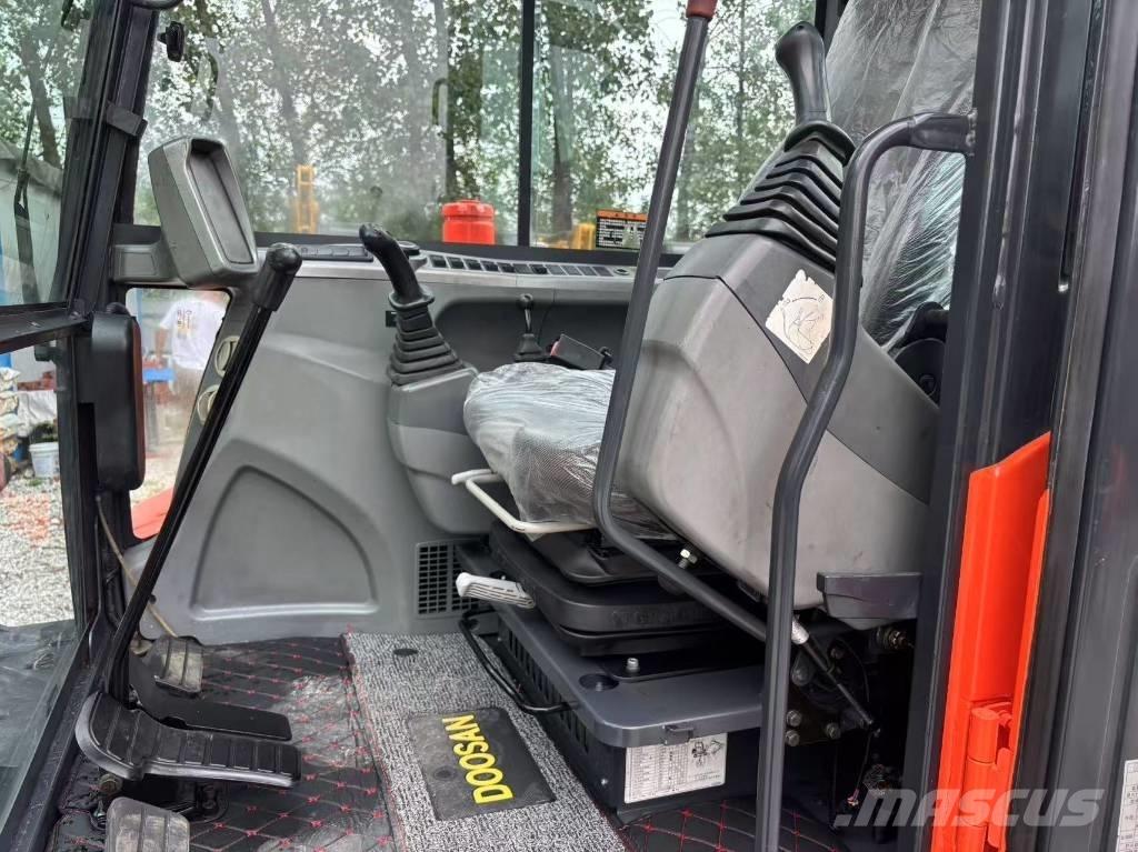 Doosan DX 60 小型挖土機/掘鑿機<7t(小型挖掘機)