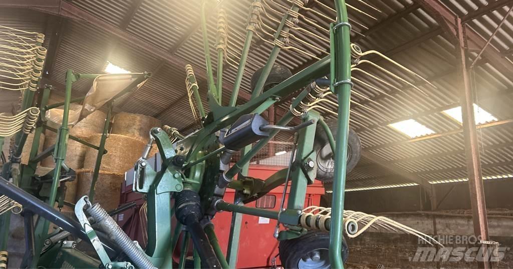 Krone Ts680 堆草機