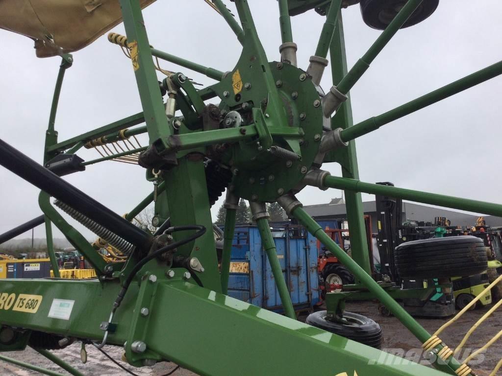 Krone Ts680 堆草機