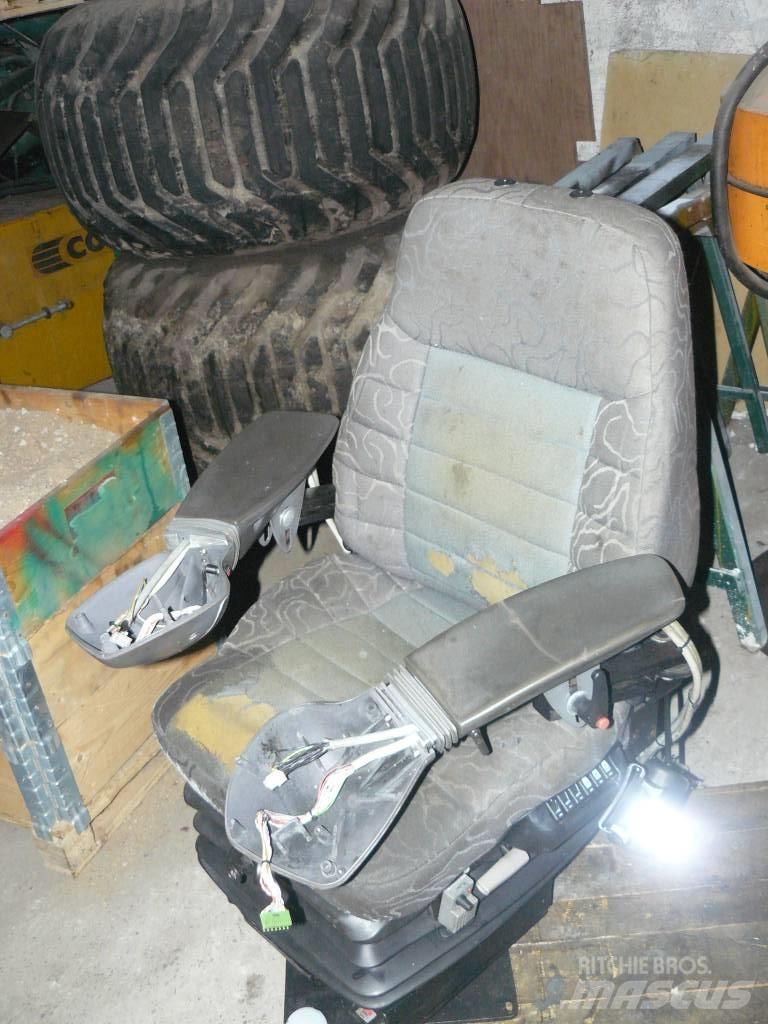 Timberjack 1070D 駕駛室與內部