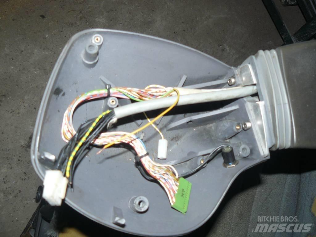 Timberjack 1070D 駕駛室與內部