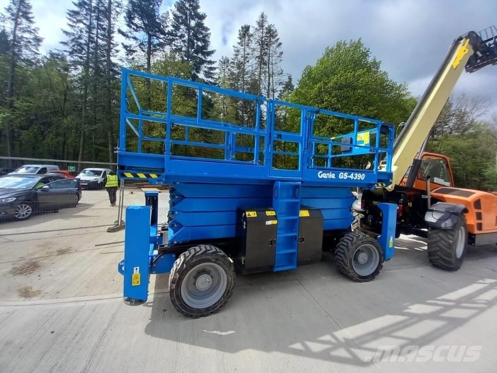 Genie GS 4390 RT 剪式升降機