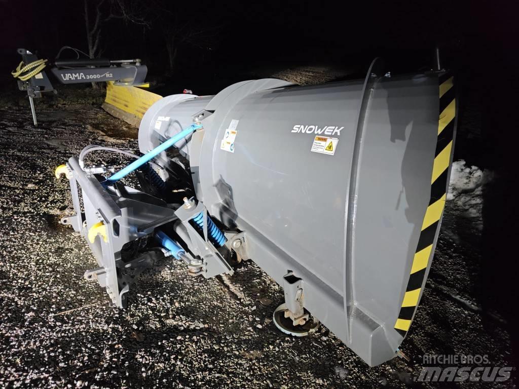 Snowek U320 alueaura 刮雪板和犁