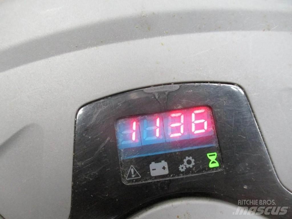 Toyota SWE 120 行走控制式堆積機
