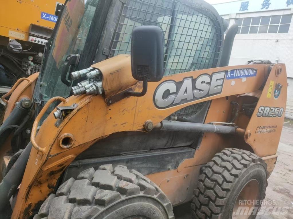 CASE SR 250 滑移轉向裝載機