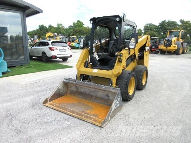 CAT 226 D 滑移轉向裝載機
