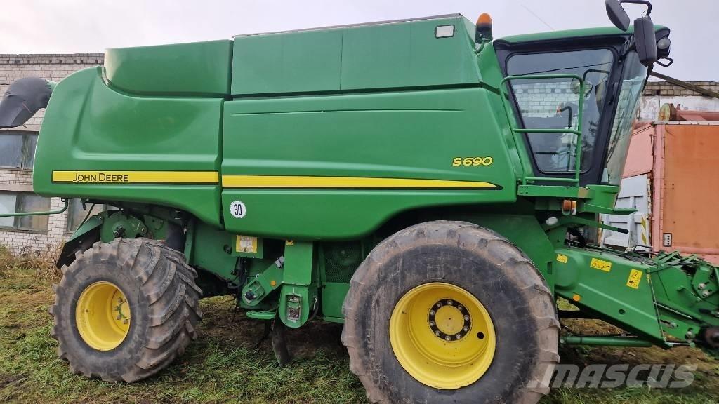 John Deere S 690 聯合收穫機