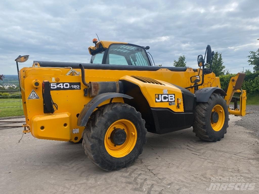JCB 540-180 伸縮臂操作車