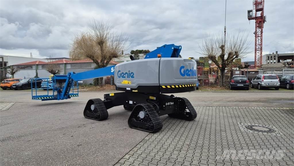 Genie S-45 TraX 曲臂高空作業車