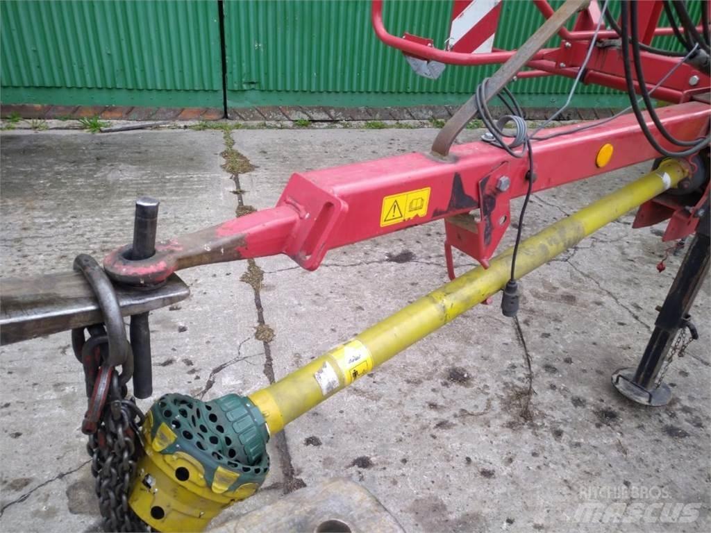 Lely Lotus 900P 耙與翻草機
