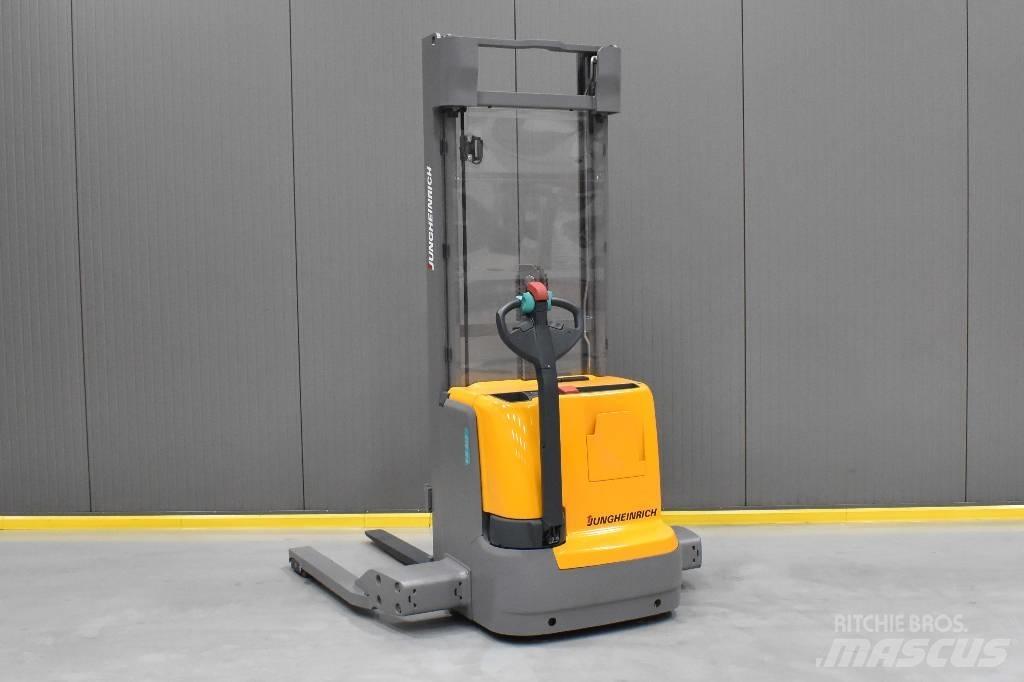 Jungheinrich EJC B12 行走控制式堆積機