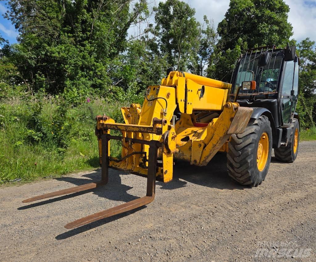 JCB 535-140 Turbo 伸縮臂操作車