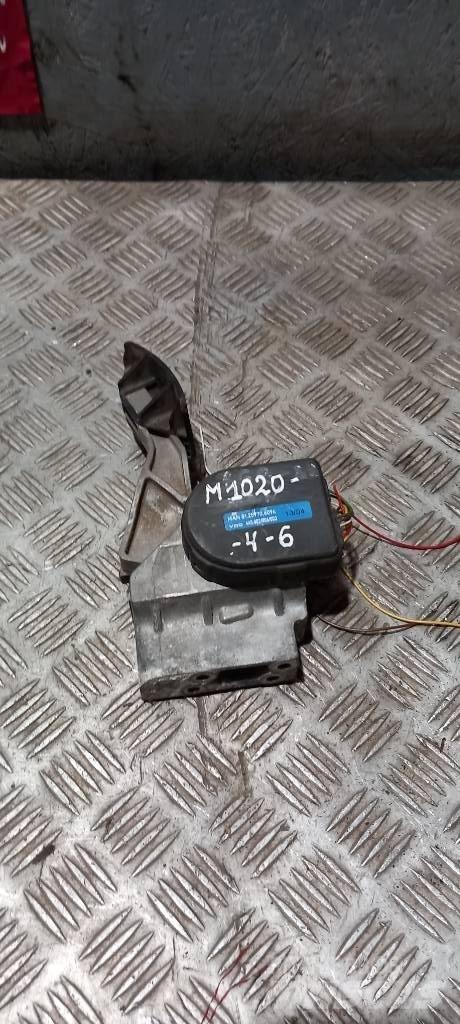 MAN TGA    81259706094 駕駛室與內部