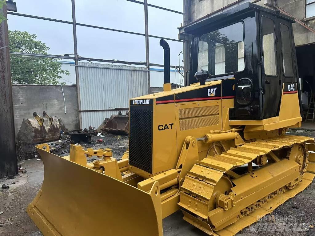 CAT D 4 C 履帶推土機