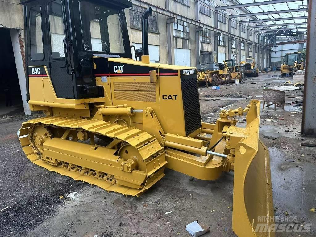 CAT D 4 C 履帶推土機