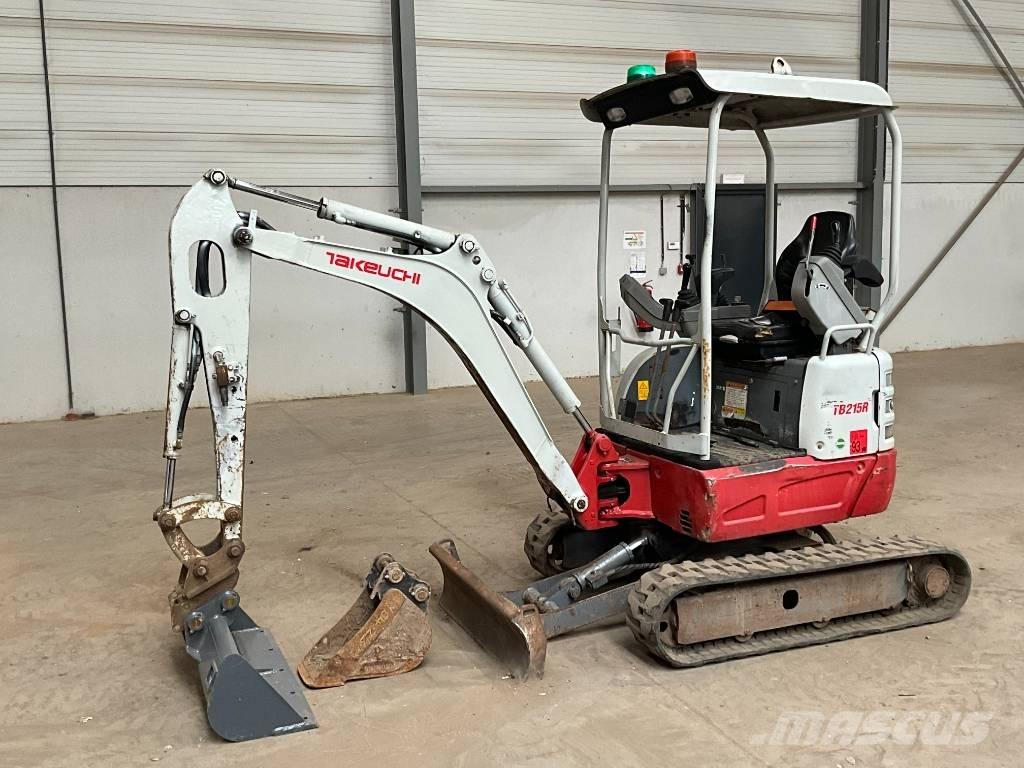 Takeuchi TB 215 R 小型挖土機/掘鑿機<7t(小型挖掘機)