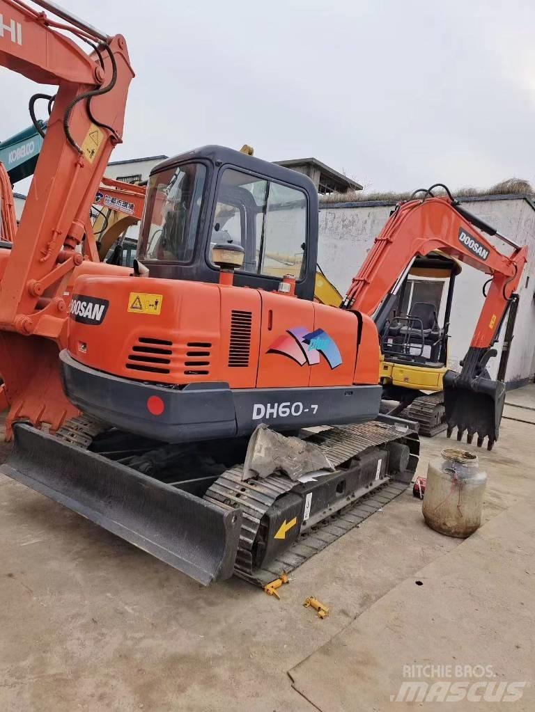 Doosan DH 60-7 小型挖土機/掘鑿機<7t(小型挖掘機)