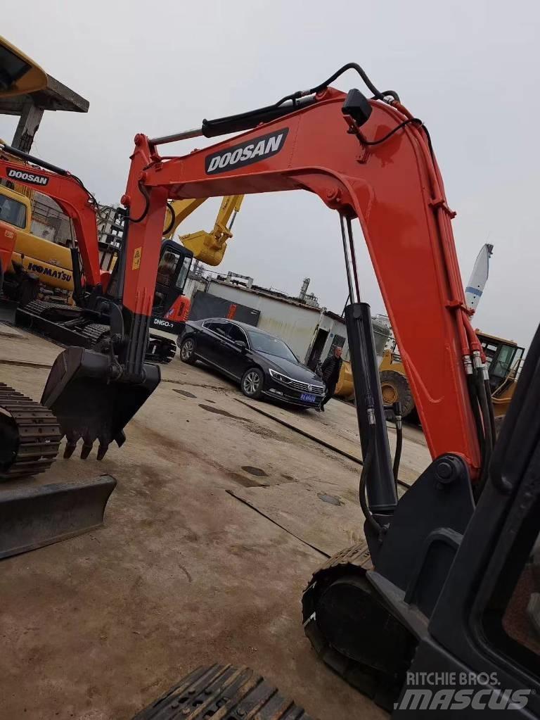 Doosan DH 60-7 小型挖土機/掘鑿機<7t(小型挖掘機)
