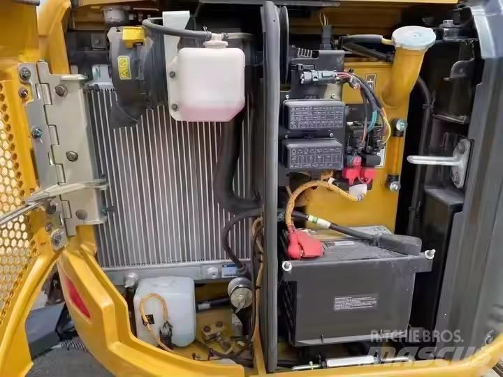CAT 303 CR 小型挖土機/掘鑿機<7t(小型挖掘機)