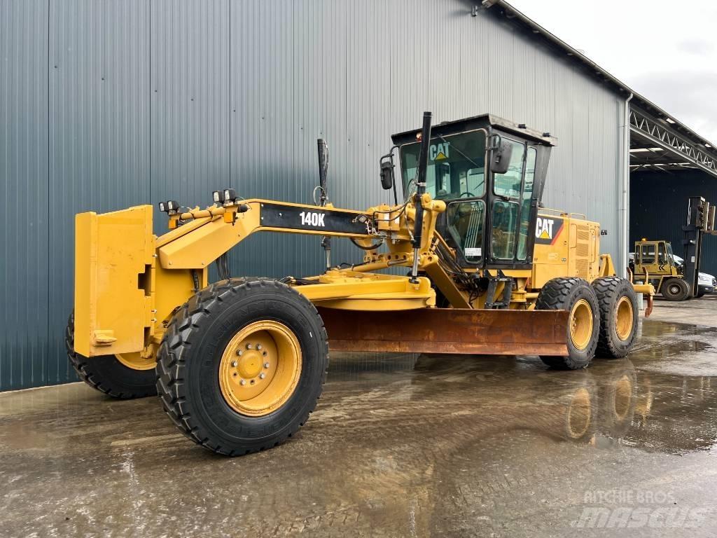 CAT 140K 平土機