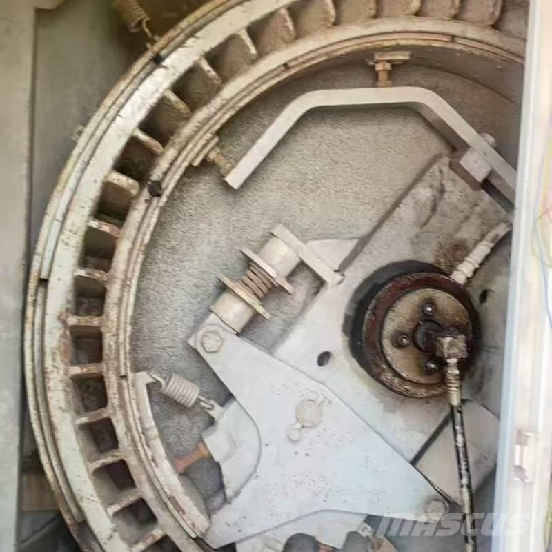 Kobelco 7150 履帶式起重機