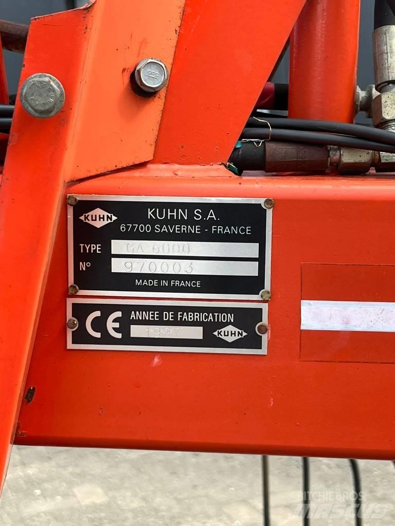 Kuhn GA 6000 堆草機